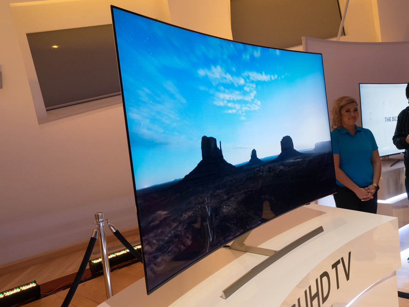Illustration for article titled Samsung Just (Almost) Killed the TV Bezel